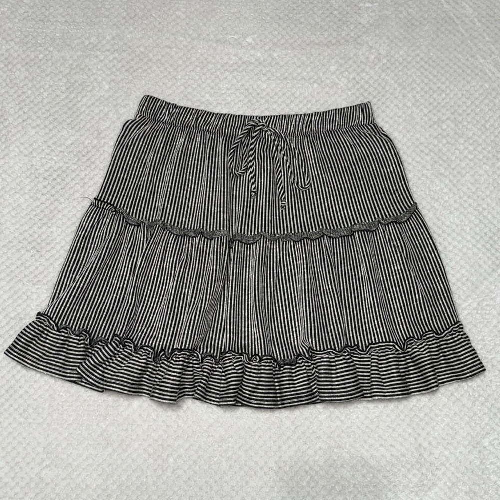 Caution to the Wind Black & White Striped Ruffled Mini Stretch Waist Size Large